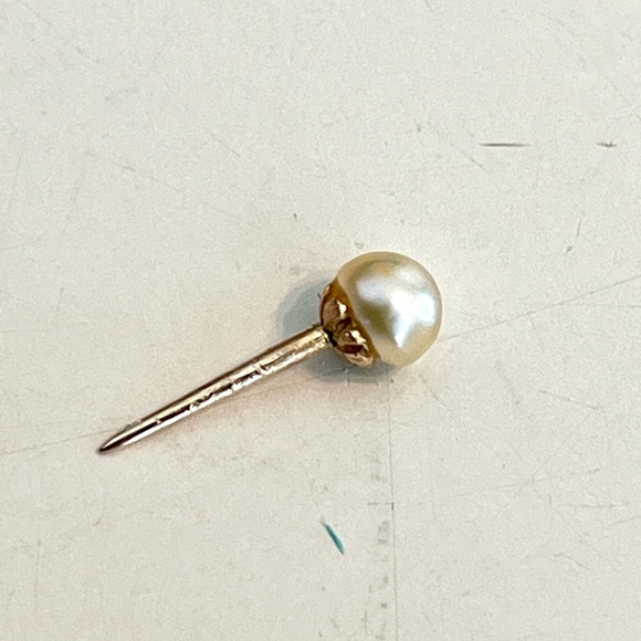 Vintage 60s 10k Genuine Cultured Pearl Tie Tac - Picture 2 of 7
